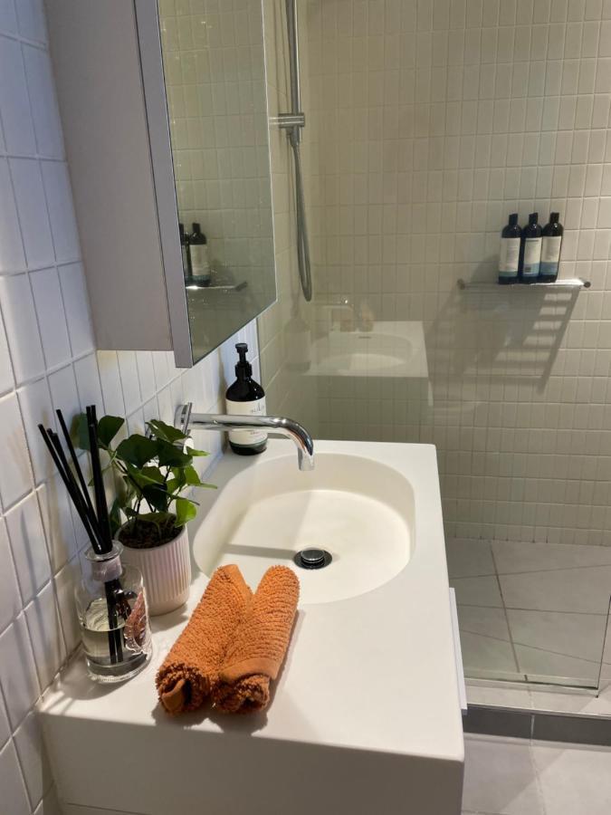 Cozy 1 Bed Apt & Spa,Free Parking ,Phenomena Views Мельбурн Экстерьер фото
